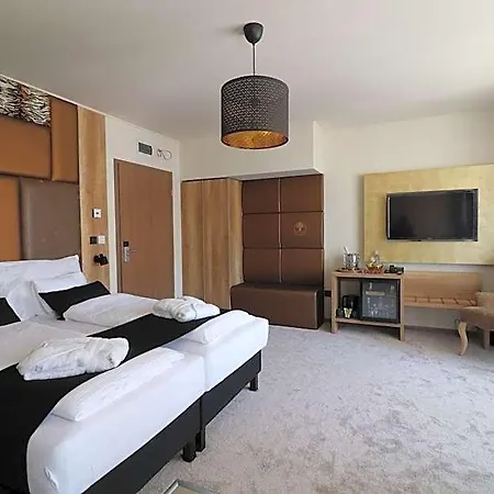 Baobab Hotel 4*